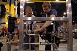 new-brunswick-sci_1000L-bioreactor_apr05 new-brunswick-sci_1000L-bioreactor_apr05