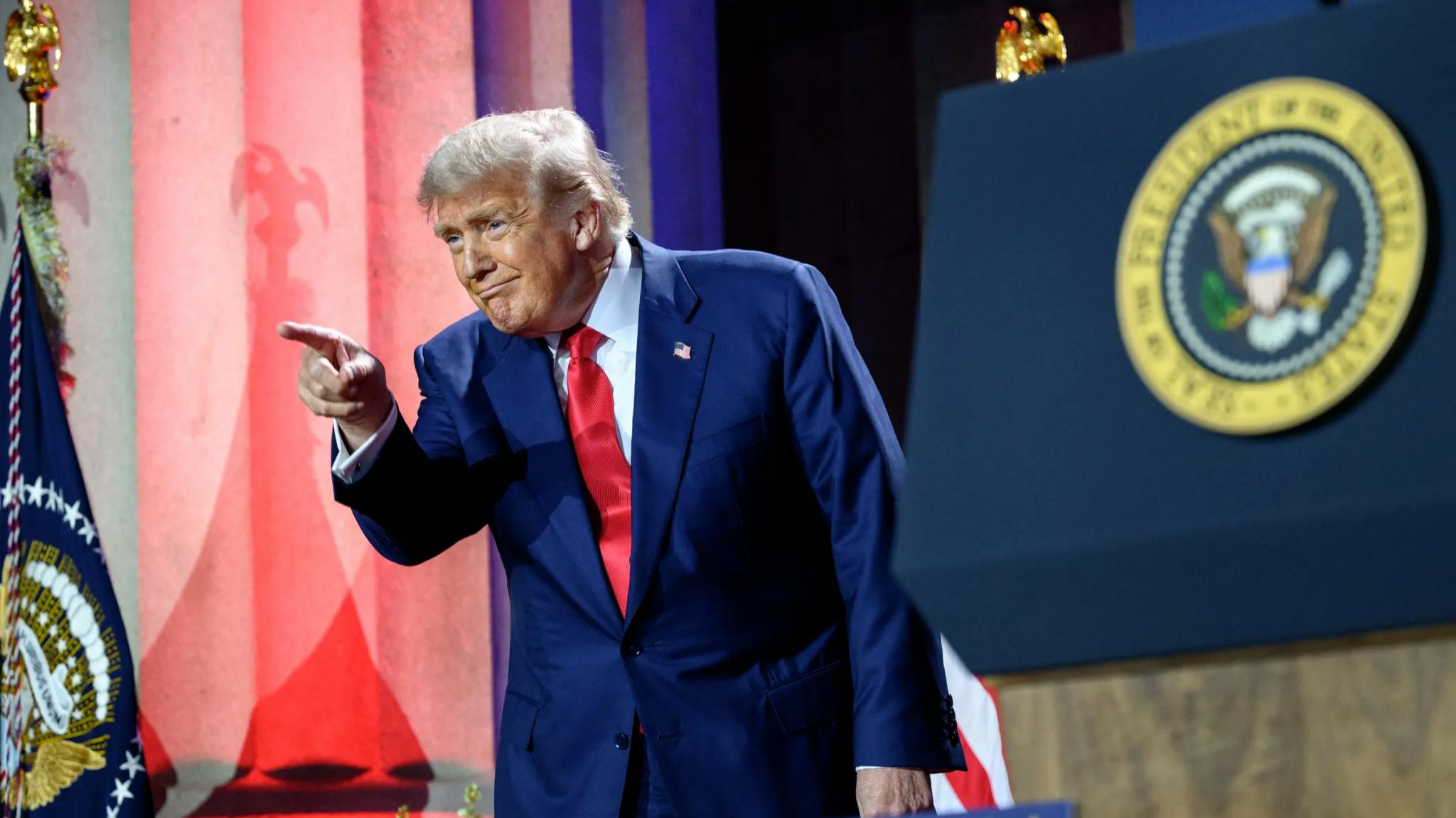 68de5fe030cbf59d380eefdb Trumppic2