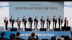 Attendees celebrating the ceremony of Boryung’s new penicillin production facility Attendees celebrating the ceremony of Boryung’s new penicillin production facility