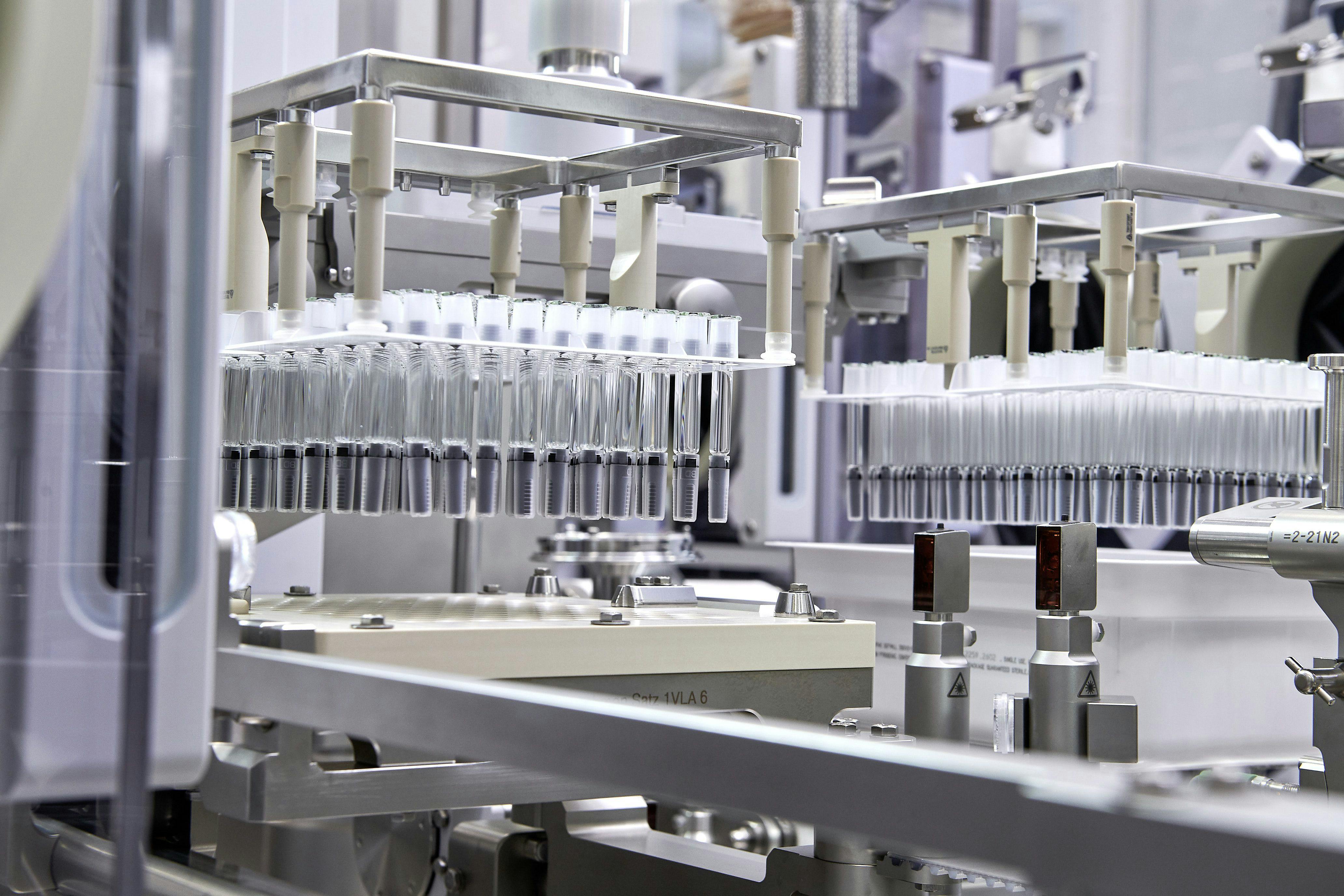 &copy; Vetter Pharma International GmbH: The latest filling line at Vetter&rsquo;s commercial facility in Langenargen, Germany