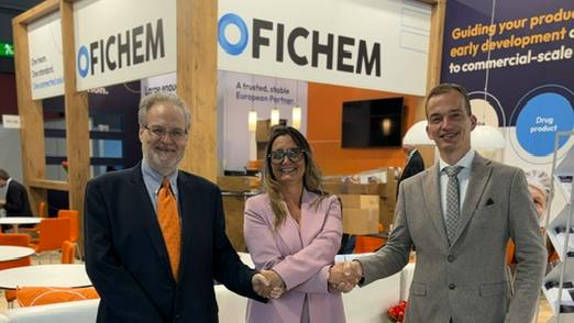 Ofichem and Kinentia Biosciences executives shake hands on new partnership